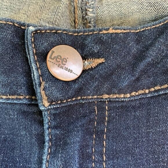 Lee curvy fit boot cut approximately 29/30.5 - Picture 2 of 11